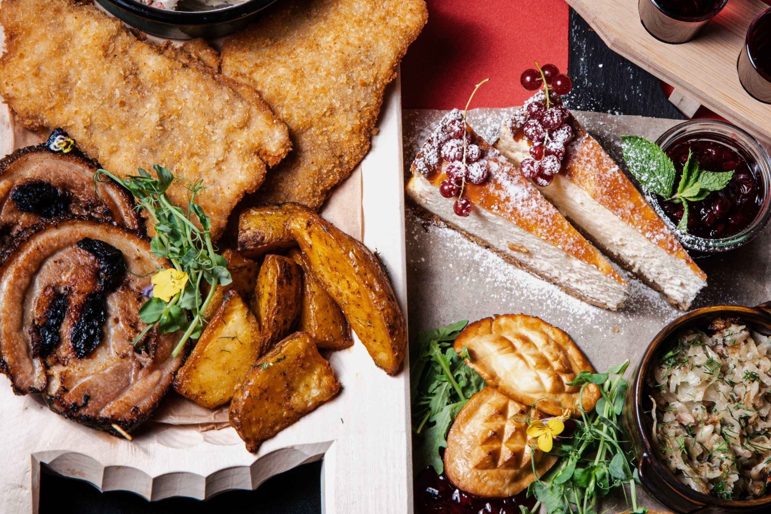 Cracovia: cena folcloristica polacca con crociera fluviale sulla Vistola