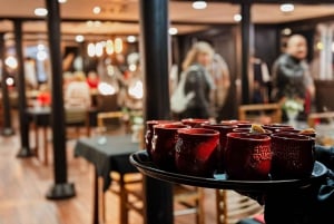 Kraków: Polska kolacja ludowa z rejsem po Wiśle