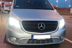 Cracovia: traslado privado al aeropuerto en clase premium