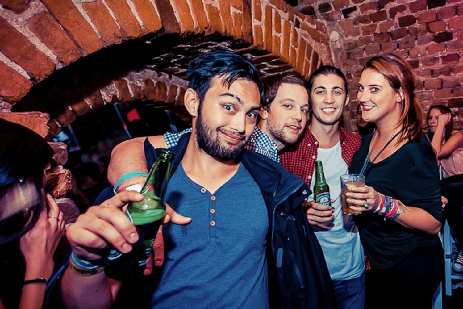 Krakow: Pub Crawl + 1h of Unlimited Alcohol & Free shots