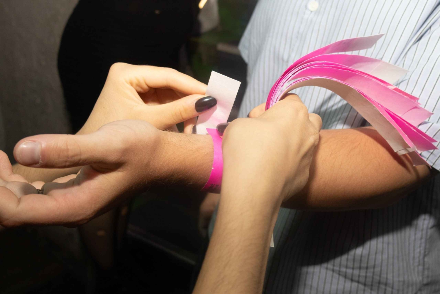 Krakau: Kneipentour 1 Stunde offene Bar, VIP-Eintritt und Begrüßungsdrinks