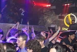 Krakow: Pubrunda 1 timme med öppen bar, VIP-inträde och välkomstdrinkar