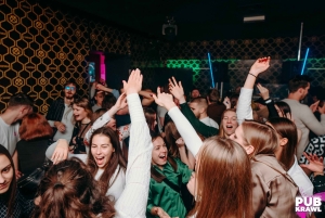 Krakau: Kneipentour 1 Stunde offene Bar, VIP-Eintritt und Begrüßungsdrinks