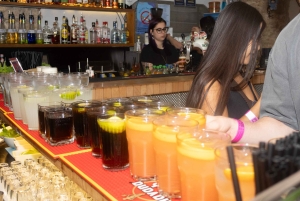 Krakau: Kneipentour 1 Stunde offene Bar, VIP-Eintritt und Begrüßungsdrinks