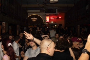 Krakau: Kneipentour 1 Stunde offene Bar, VIP-Eintritt und Begrüßungsdrinks