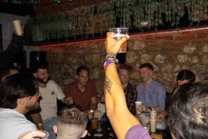 Krakau: Kneipentour 1 Stunde offene Bar, VIP-Eintritt und Begrüßungsdrinks