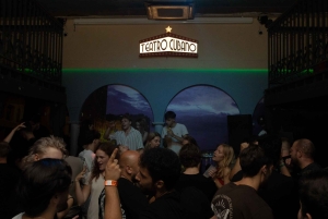 Krakau: Kneipentour 1 Stunde offene Bar, VIP-Eintritt und Begrüßungsdrinks