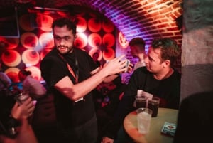 Cracovia: Giro dei pub con 1 ora di bevande alcoliche illimitate