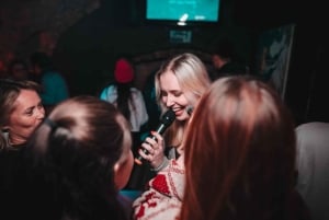 Krakow: Pub Crawl with 1 Hour of Unlimited Alcoholic Drinks