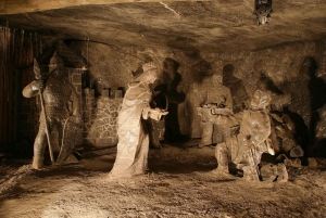 Krakow: River Cruise and Wieliczka Salt Mine Group Tour