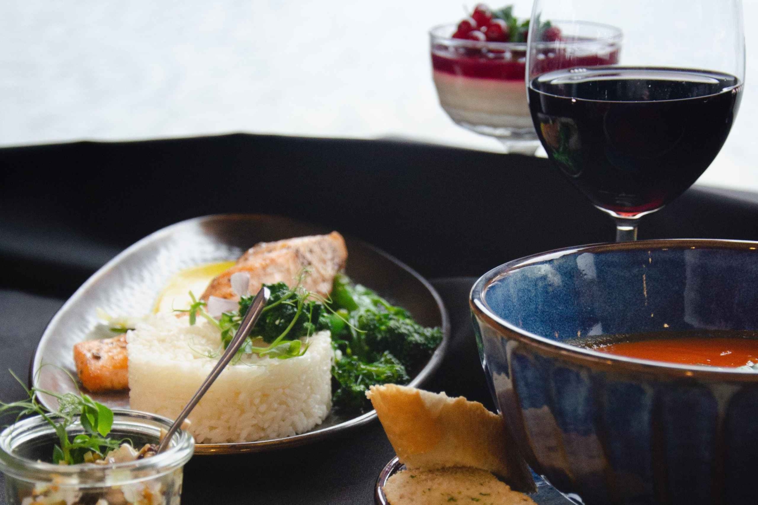 Cracovia: Cena romantica con crociera sul fiume Vistola