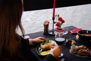 Cracovia: Cena romantica con crociera sul fiume Vistola