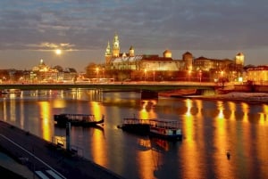 Krakow: Romantic Evening Vistula Cruise with a Glass of Wine