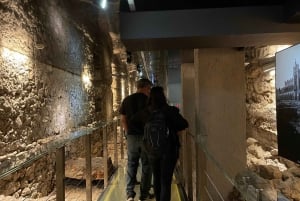 Krakow: Rynek Underground Museum Guided Tour with Ticket