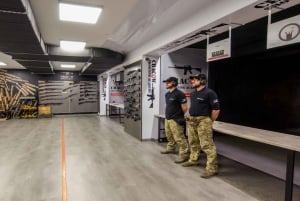 Cracóvia: Experiência no campo de tiro com AK-47 e serviço de busca no hotel