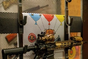 Cracóvia: Experiência no campo de tiro com AK-47 e serviço de busca no hotel