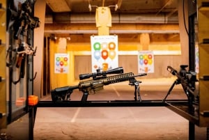 Cracóvia: Experiência no campo de tiro com AK-47 e serviço de busca no hotel
