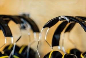 Cracóvia: Experiência no campo de tiro com AK-47 e serviço de busca no hotel