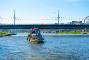 Krakow: Vistula River Sightseeing Cruise with Audio Guide