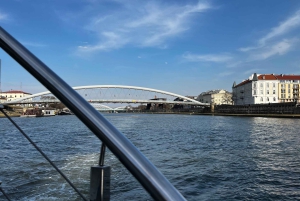 Krakow: Day or Night Vistula River Cruise with Audio Guide