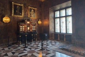 Krakova: Opastettu kierros Wawelin linnassa ja katedraalissa