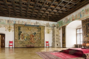 Krakow: Skip-the-Line Wawel Castle & Old Town Guided Tour