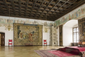 Krakow: Skip-the-Line Wawel Castle & Old Town Guided Tour