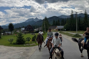 Krakau: Tagestour nach Zakopane mit Pferdeausritt und Thermalbädern