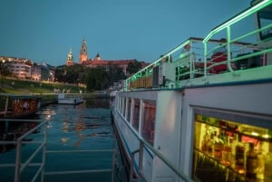 Cracovia: Crucero nocturno con una copa de vino