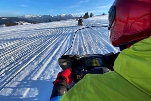 Von Krakau aus: Schneemobil-Abenteuer und Thermalbäder-Tour