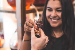 Krakau: Wodka rondleiding met gids en proeverijen van eten en drinken