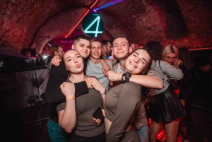 Inträde till VIP-klubben och bokning av bås