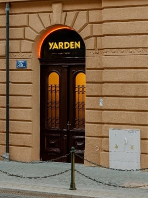 yarden aparthotel krakow - gate