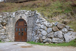 Bulnes: Excursion with funicular and Cabrales cheese cave in Picos de Europa.