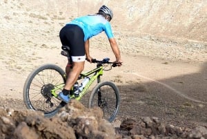 Tour epico in e-bike: da nord a sud, scopri Lanzarote come mai prima d'ora.
