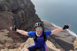 Tour epico in e-bike: da nord a sud, scopri Lanzarote come mai prima d'ora.