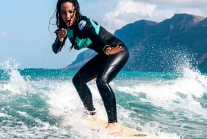 Famara, Lanzarote: surf lessons in small groups for beginners