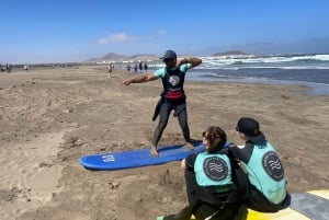 Famara, Lanzarote: surf lessons in small groups for beginners