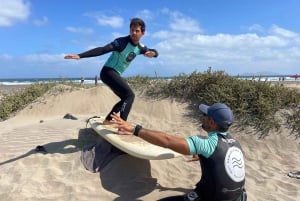 Famara, Lanzarote: surf lessons in small groups for beginners