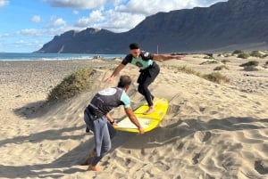 Famara, Lanzarote: surf lessons in small groups for beginners