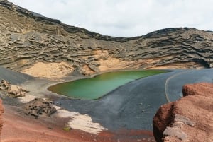 Da Fuerteventura: Gita a Lanzarote con degustazione di vini e pranzo