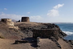 From Lanzarote: Day Trip to Fuerteventura and Corralejo