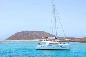 From Lanzarote: Lobos Island and Fuerteventura Day Cruise