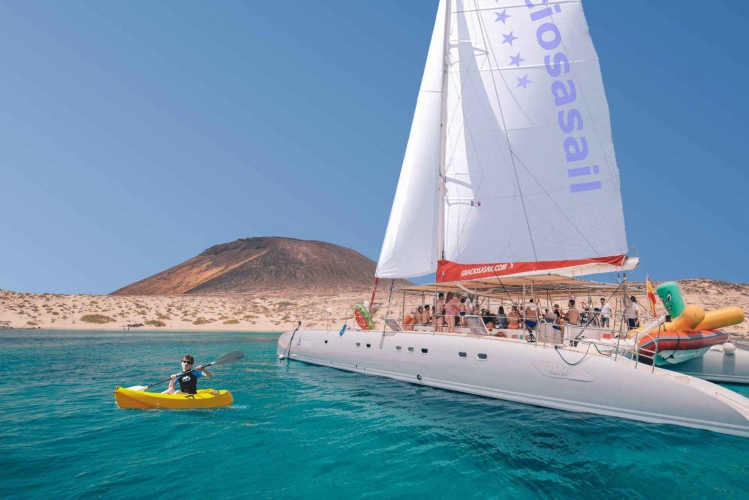 Desde Lanzarote: Excursión de un día en velero por La Graciosa