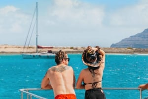 La Graciosa: Island Cruise with Lunch and Water Activities