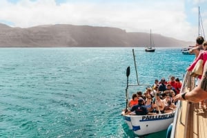 La Graciosa: Island Cruise with Lunch and Water Activities