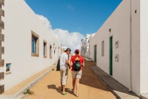 La Graciosa: Island Cruise with Lunch and Water Activities