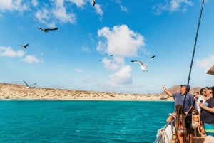 La Graciosa: Island Cruise with Lunch and Water Activities