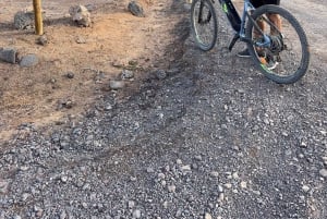 La Graciosa: Rent your ELECTRIC BIKE and explore the island at your own pace.