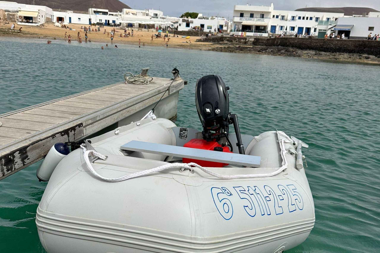 La Graciosa: rent your zodiac without a license!